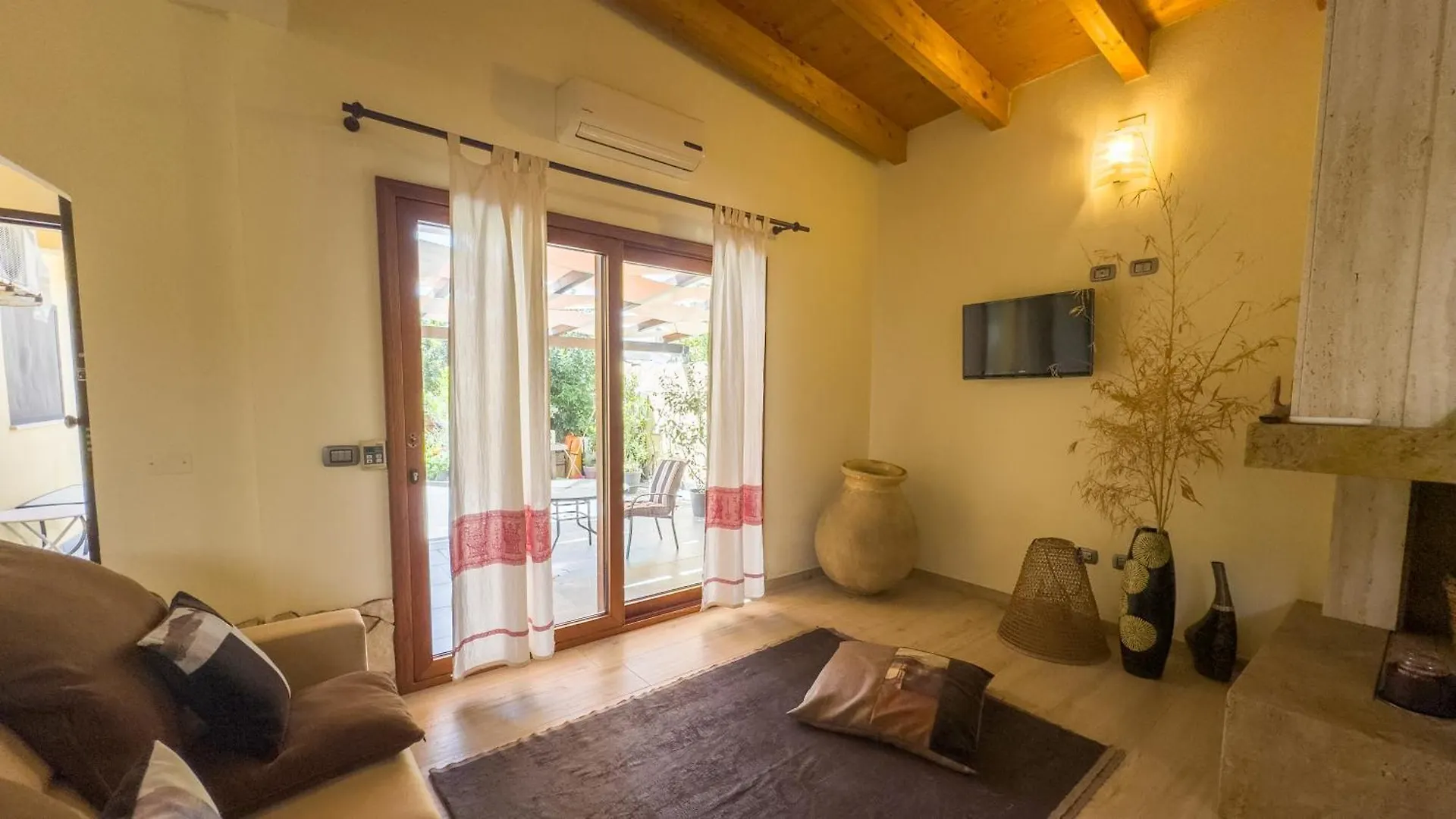 Residenza Sanna With Garden By Sardinianworld Apartment Nurachi Italy