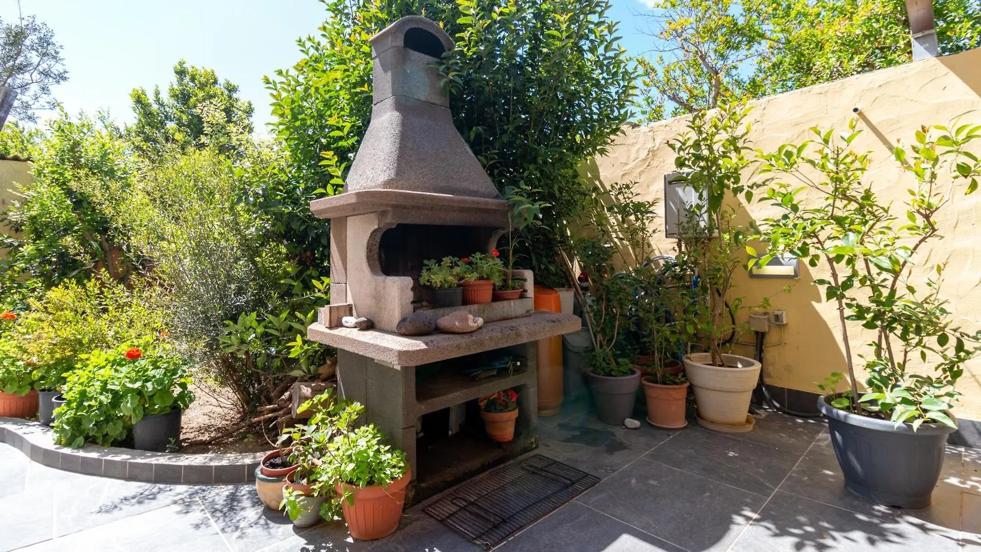 Residenza Sanna With Garden By Sardinianworld Apartment Nurachi